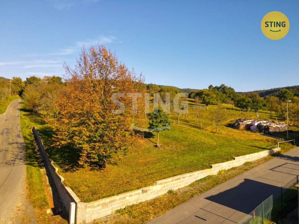 Prodej stavební parcely 650 m², Podhradí