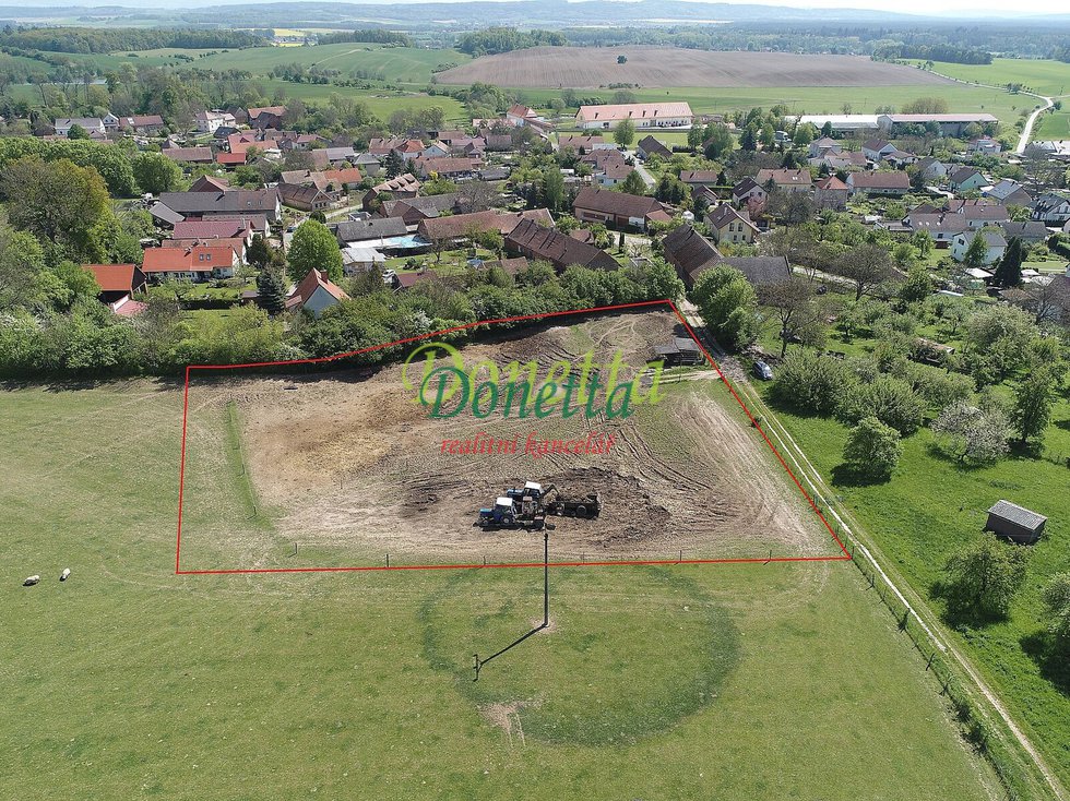 Prodej stavební parcely 4737 m², Jeníkovice