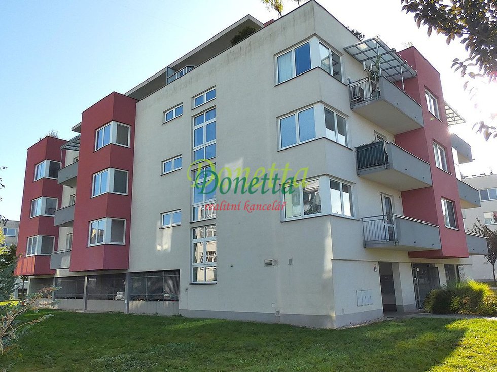 Pronájem bytu 2+kk 66 m², Hradec Králové