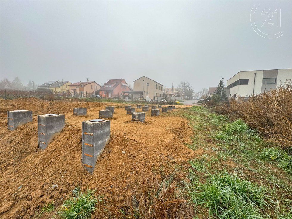 Prodej stavební parcely 1173 m², Ořechov