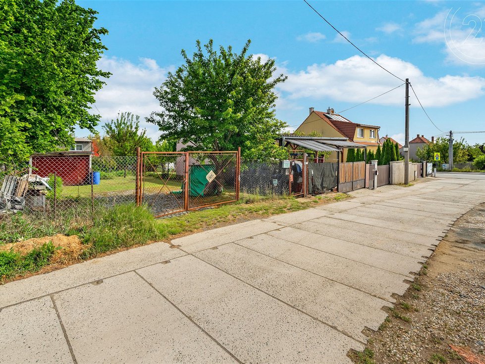 Prodej stavební parcely 1381 m², Brno