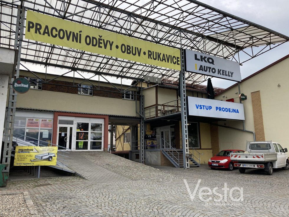 Pronájem obchodu 500 m², Děčín