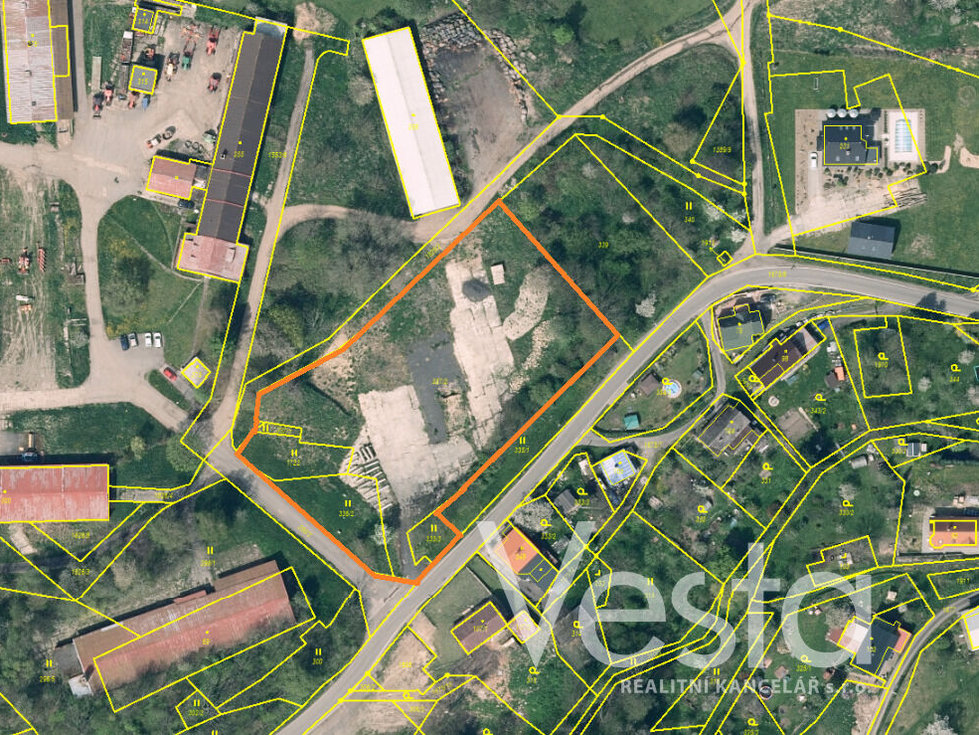 Prodej komerčního pozemku 5326 m², Huntířov
