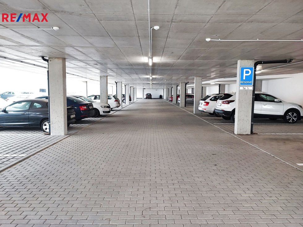 Pronájem parkovacího místa 12 m², Bučovice
