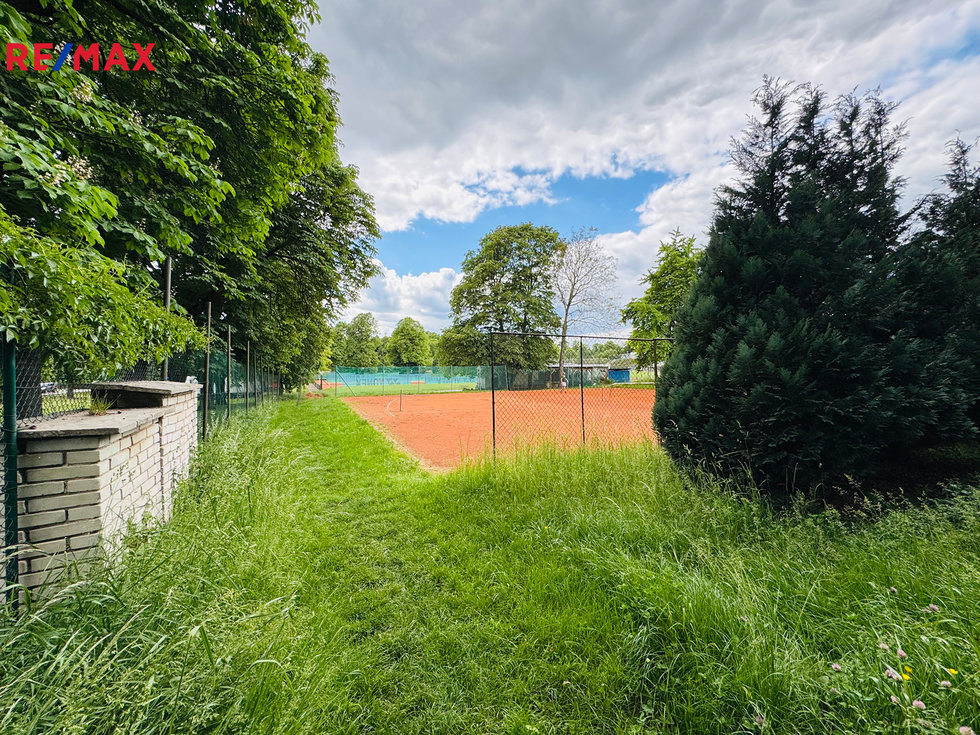 Prodej komerčního pozemku 5647 m², Slavkov u Brna