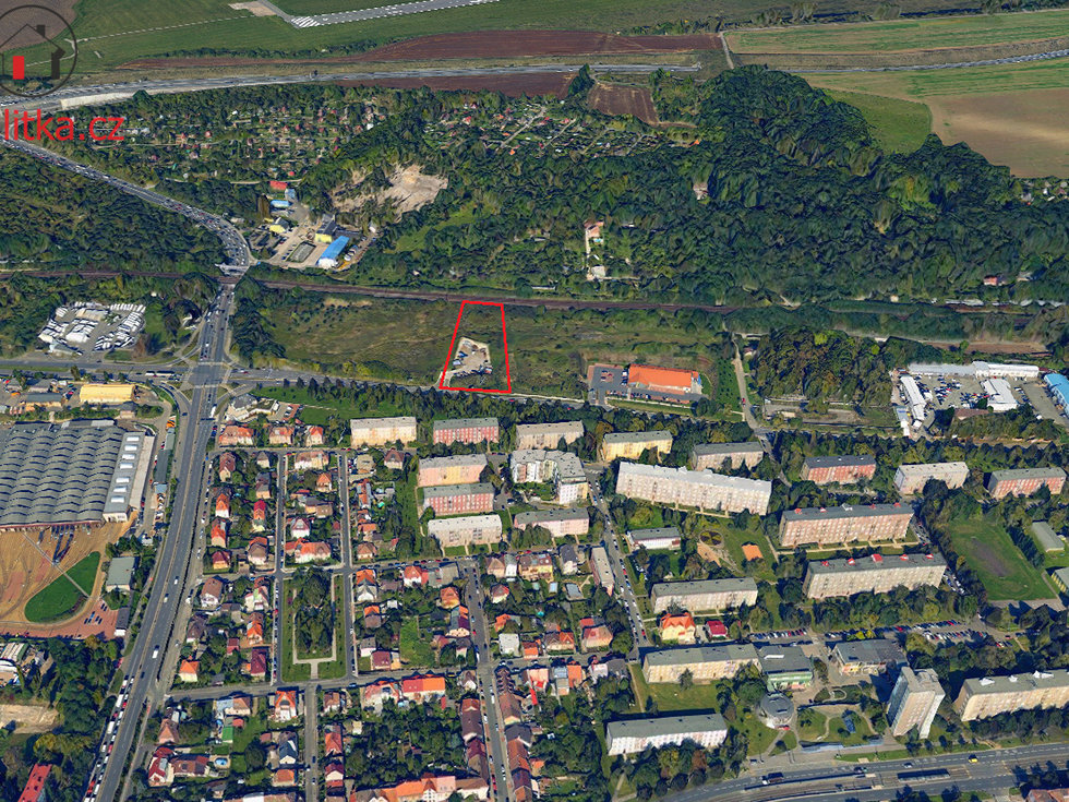 Prodej komerčního pozemku 6593 m², Praha