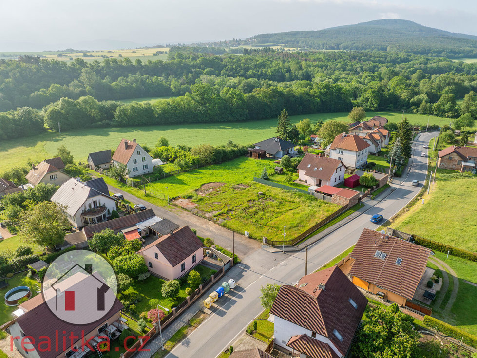 Prodej stavební parcely 682 m², Lochovice