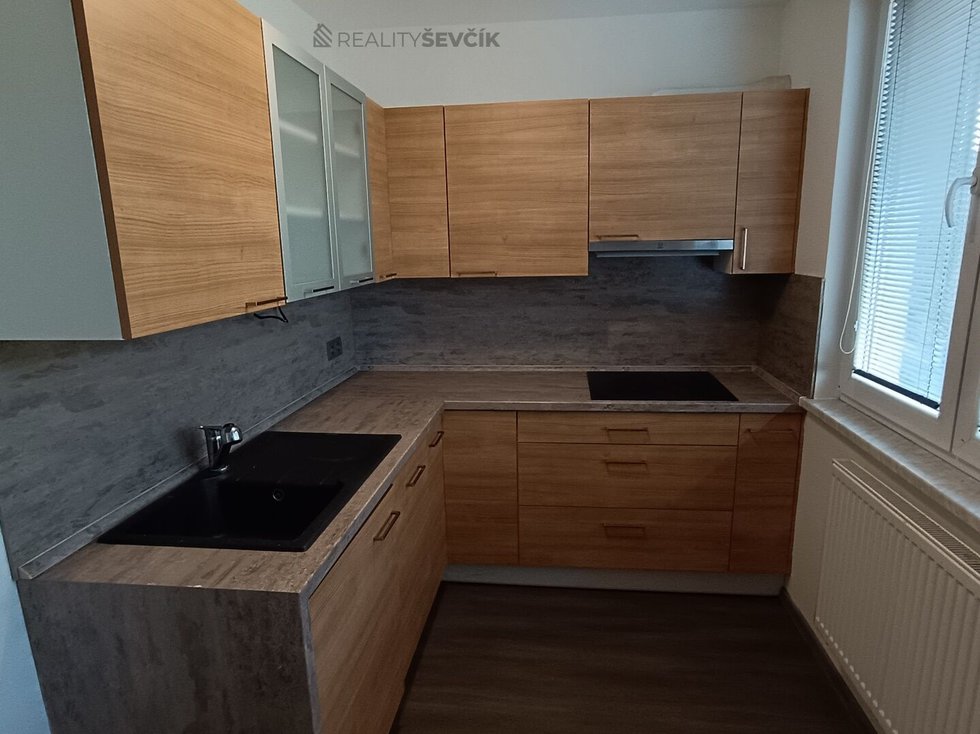 Prodej bytu 3+1 52 m², Benešov nad Černou