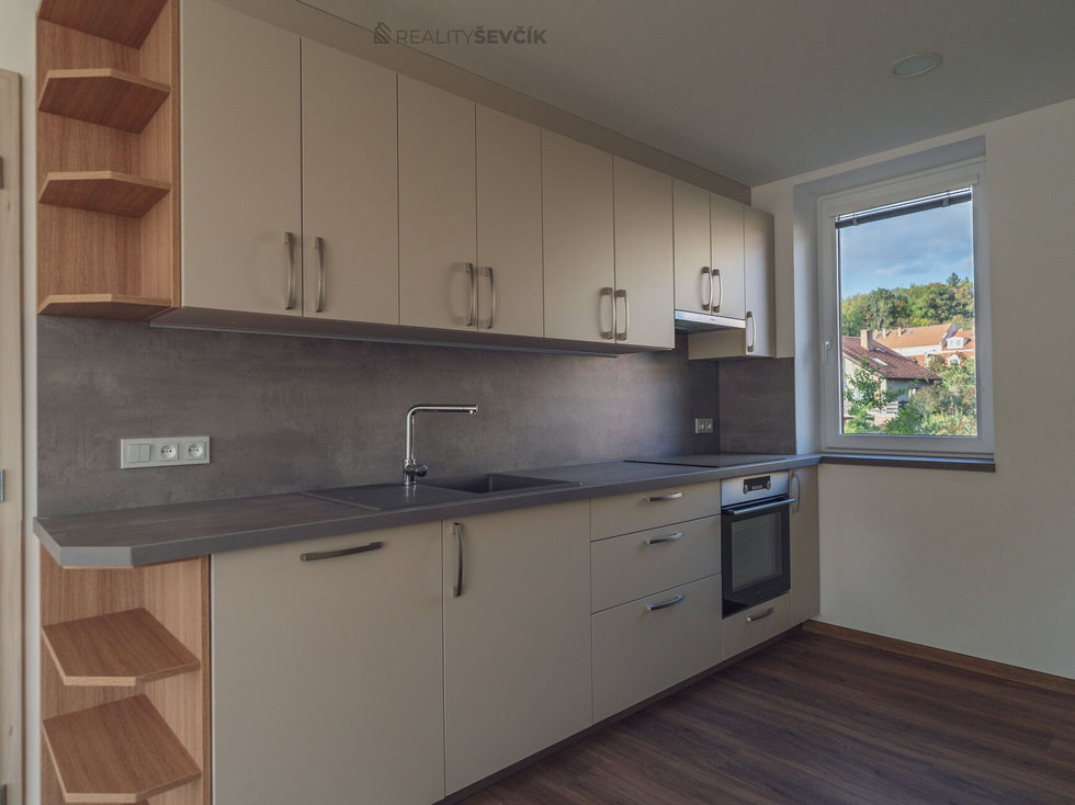 Pronájem bytu 3+kk 77 m², Hluboká nad Vltavou