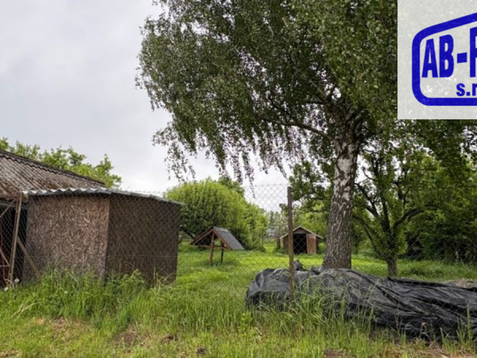ZASTAVITELNÝ pozemek se zahradou na okraji Kunžaku