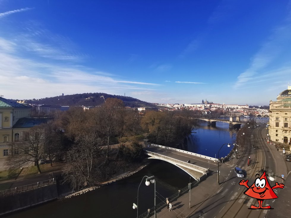 Na pronájem byt 4+KK v ulici Masarykovo nábřeží, Praha 1 - Nové Město - výhled