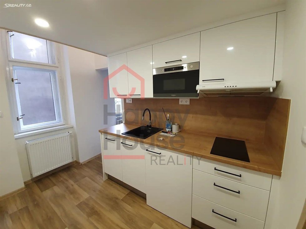 Pronájem bytu 1+1 32 m², Praha