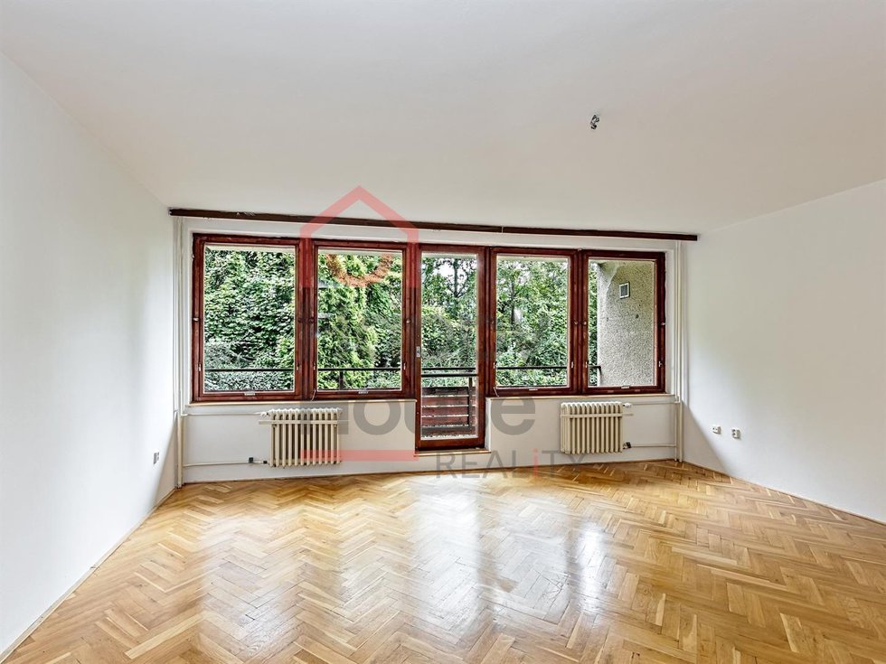 Pronájem bytu 1+1 60 m², Praha