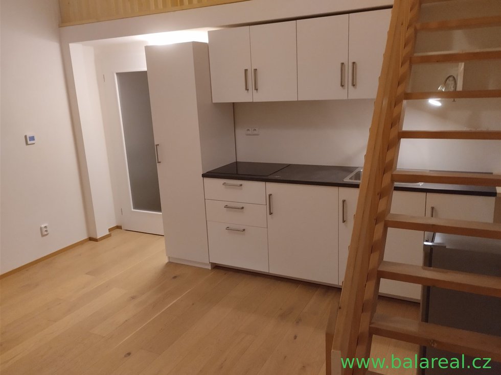 Pronájem bytu 1+kk, garsoniery 24 m², Praha