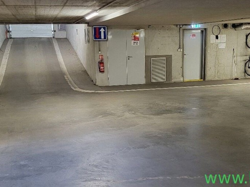 Pronájem parkovacího místa 13 m², Brno