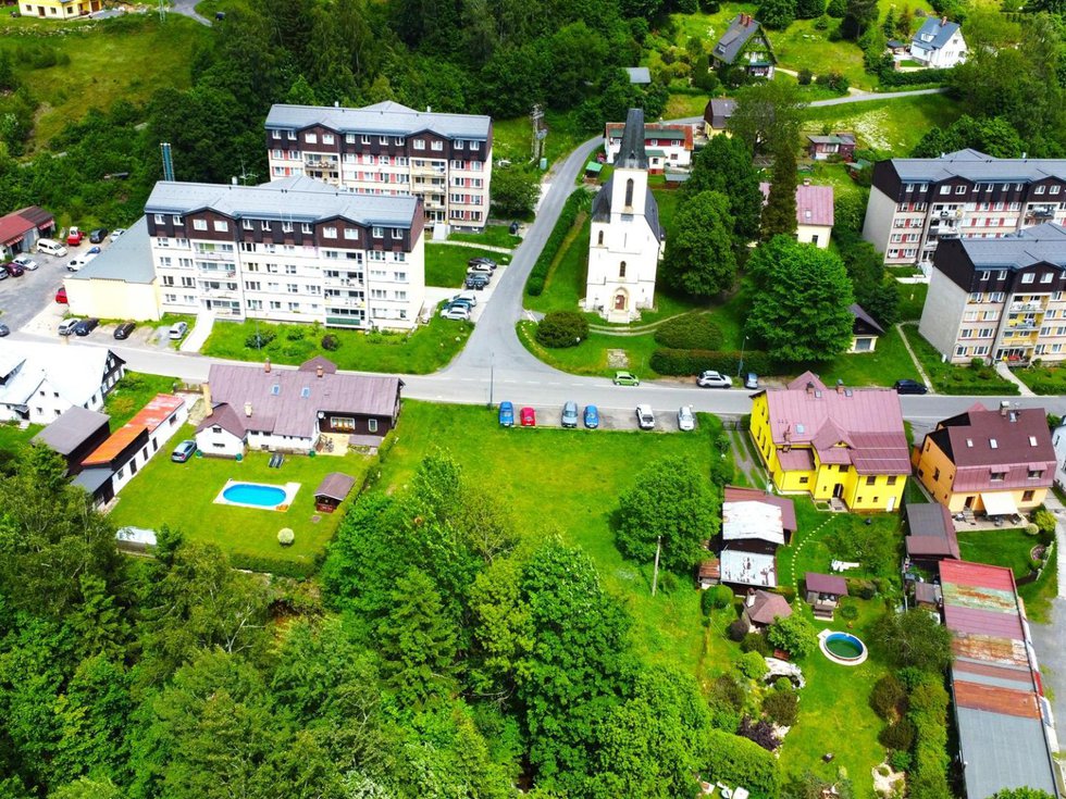 Prodej stavební parcely 1668 m², Desná