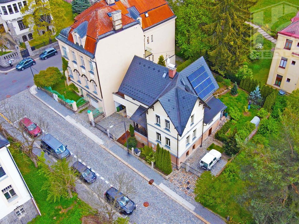 Prodej rodinného domu 300 m², Jablonec nad Nisou