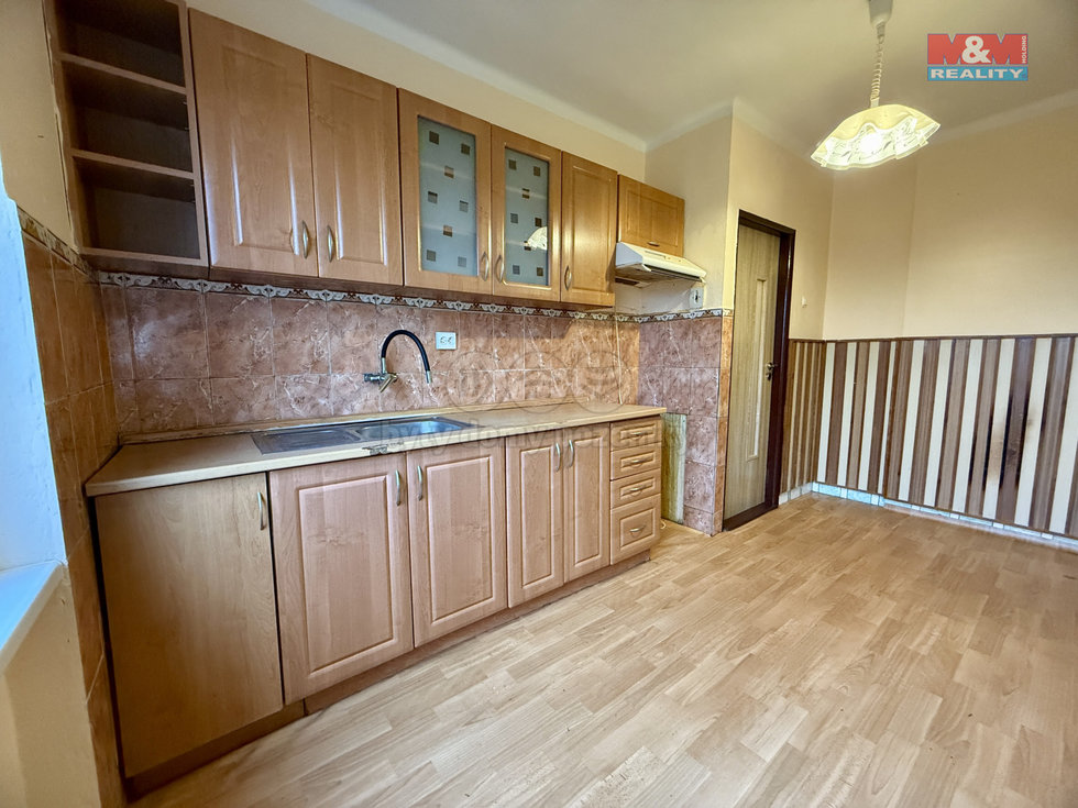 Prodej bytu 3+1 74 m², Předmíř