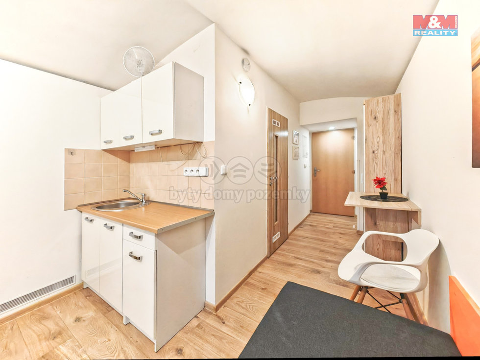 Pronájem bytu 1+kk, garsoniery 13 m², Hradec Králové