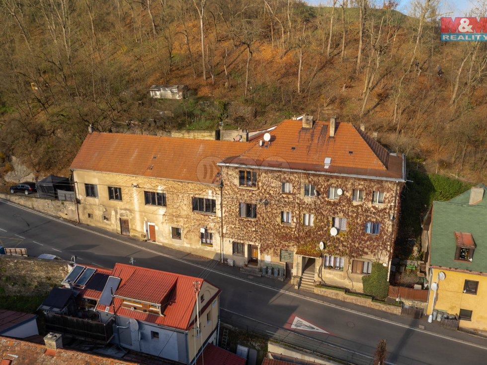 Prodej rodinného domu 980 m², Nižbor