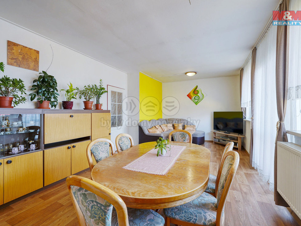 Prodej bytu 5+1 a více 105 m², Vroutek