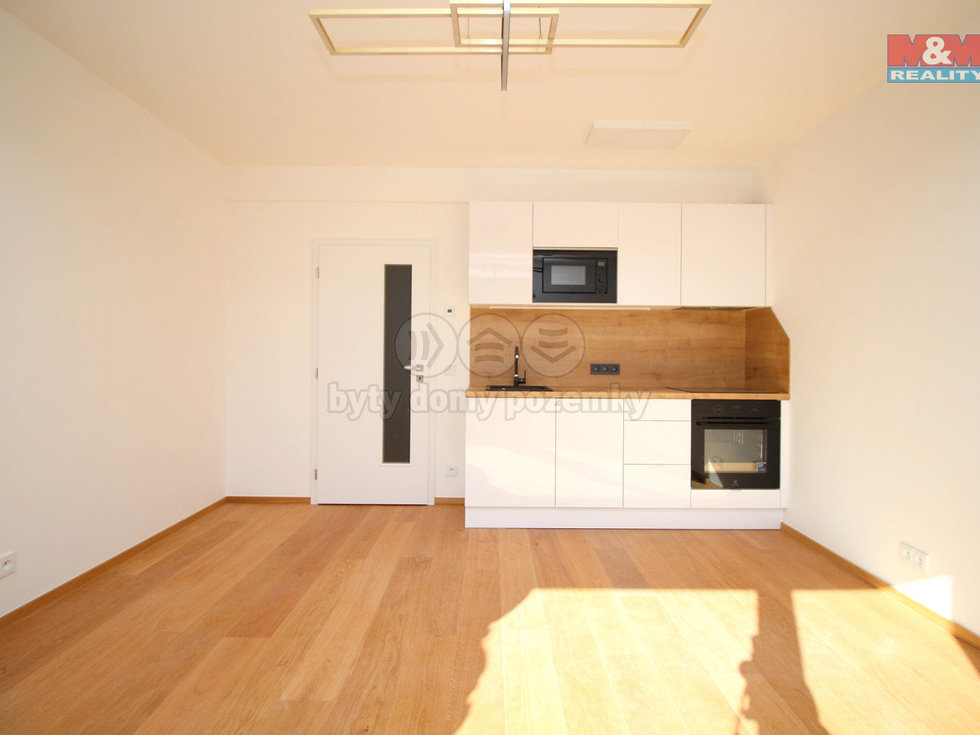 Pronájem bytu 1+kk, garsoniery 38 m², Hradec Králové