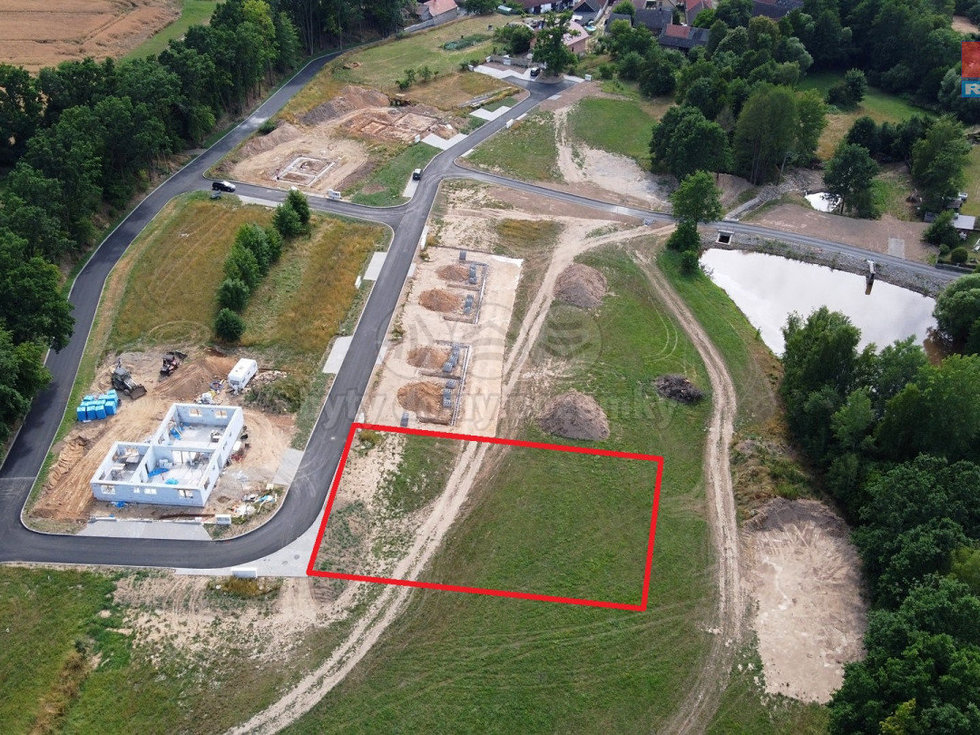 Prodej stavební parcely 1069 m², Louňovice pod Blaníkem