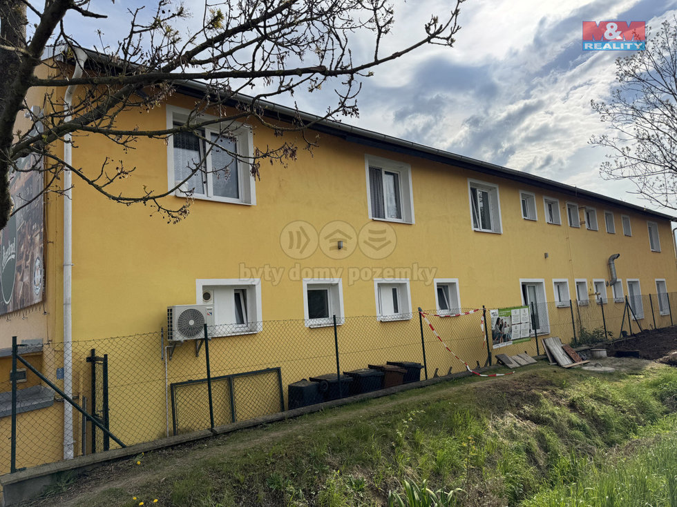 Pronájem činžovního domu 123 m², Hovorčovice