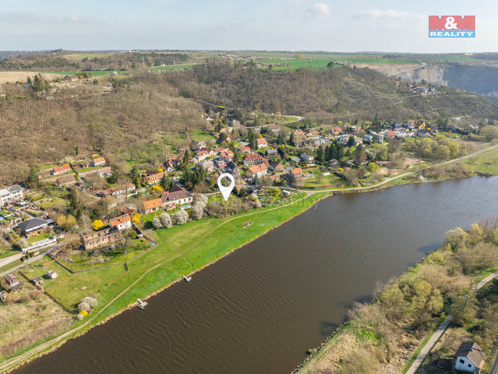 Prodej stavební parcely 1297 m², Husinec