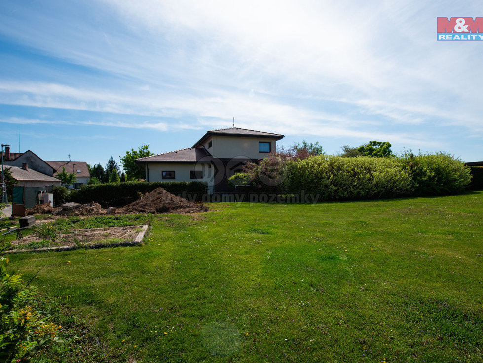 Pronájem stavební parcely 450 m², Stěžery