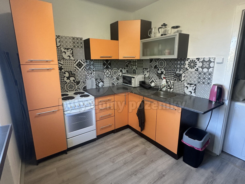 Pronájem bytu 1+1 30 m², Lom
