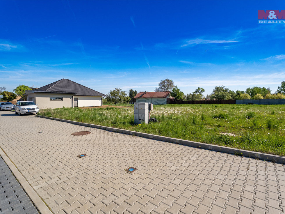 Prodej stavební parcely 600 m², Hrušov