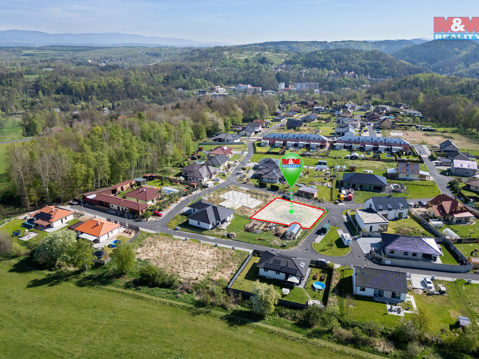 Prodej stavební parcely 702 m², Loket