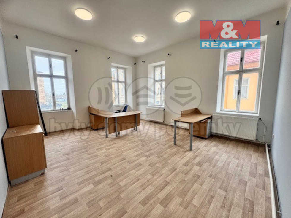 Pronájem kanceláře 125 m², Chomutov