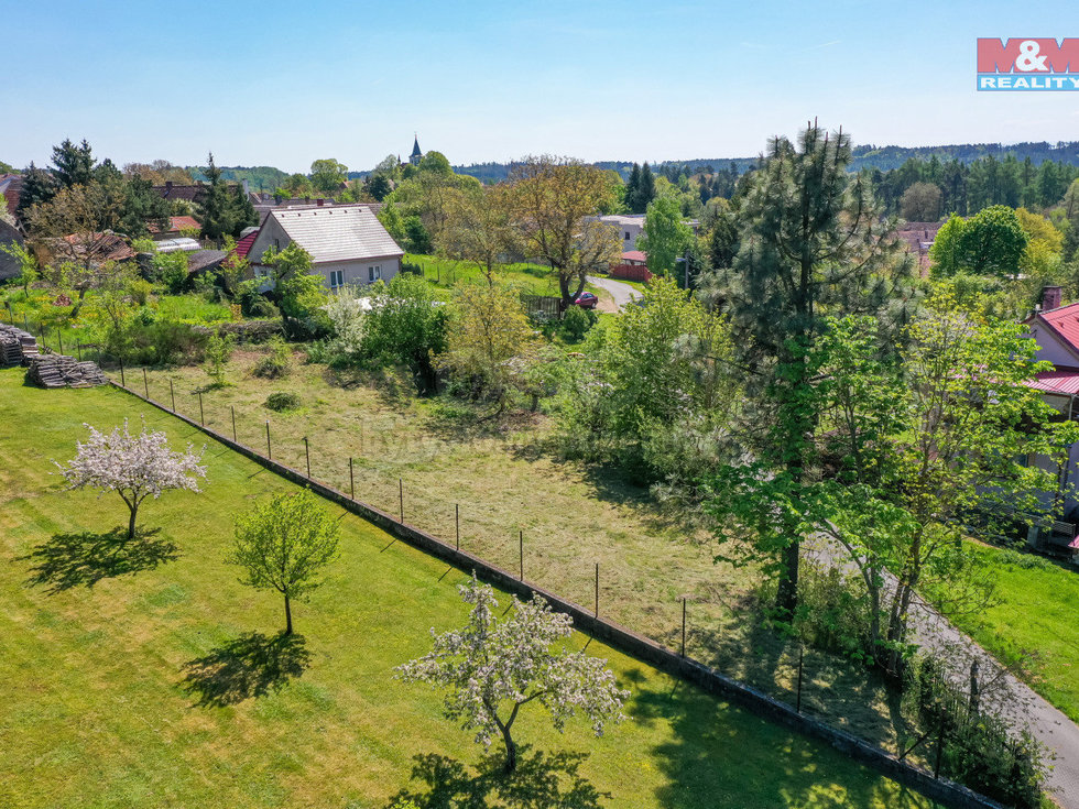 Prodej stavební parcely 745 m², Kvášňovice