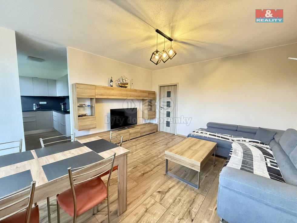 Pronájem bytu 3+1 90 m², Šonov