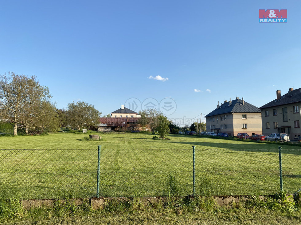 Prodej stavební parcely 1471 m², Bačetín