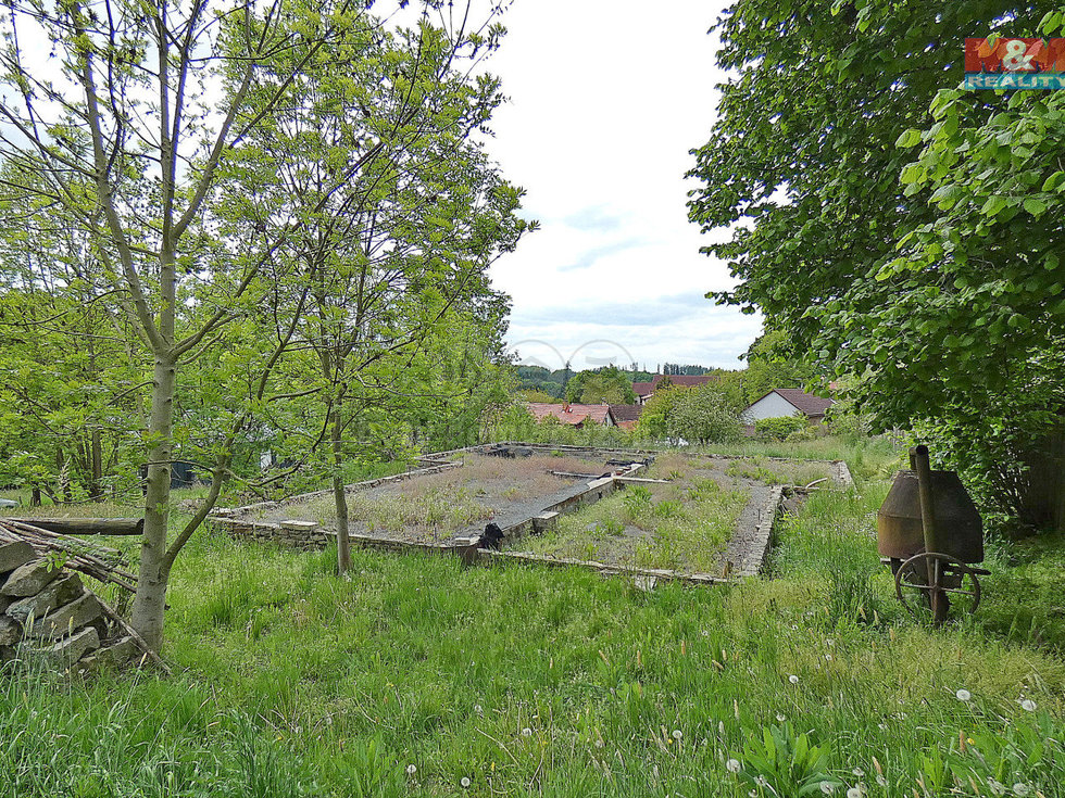 Prodej stavební parcely 1922 m², Zbizuby