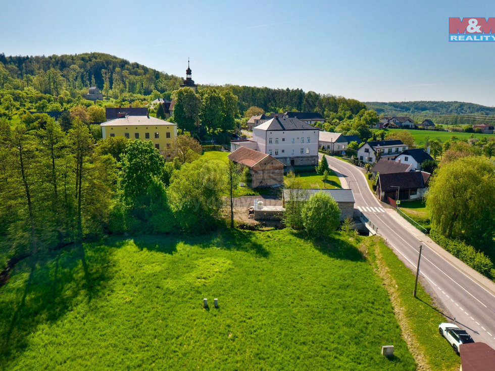 Prodej stavební parcely 1000 m², Lanžov