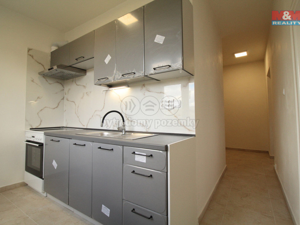 Pronájem bytu 3+1 70 m², Ostrov