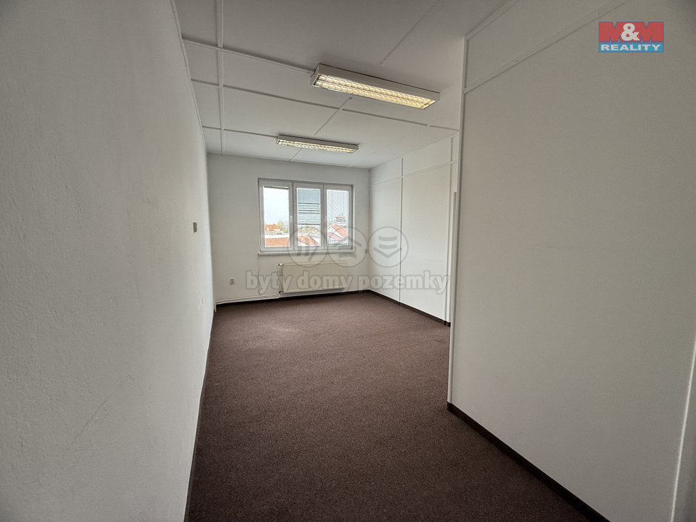 Pronájem kanceláře 21 m², Blatná