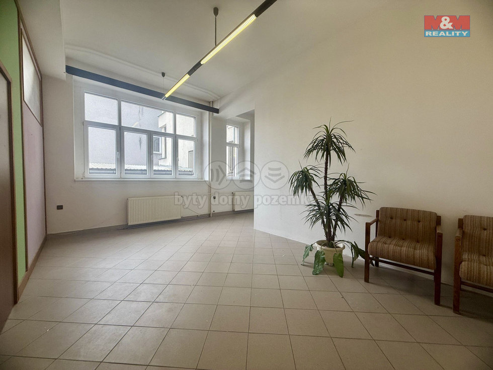 Pronájem kanceláře 70 m², Blatná