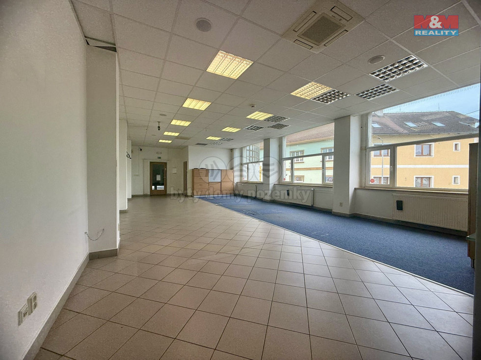 Pronájem kanceláře 120 m², Blatná