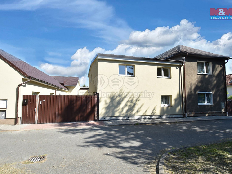 Prodej bytu 3+kk 57 m², Všetaty
