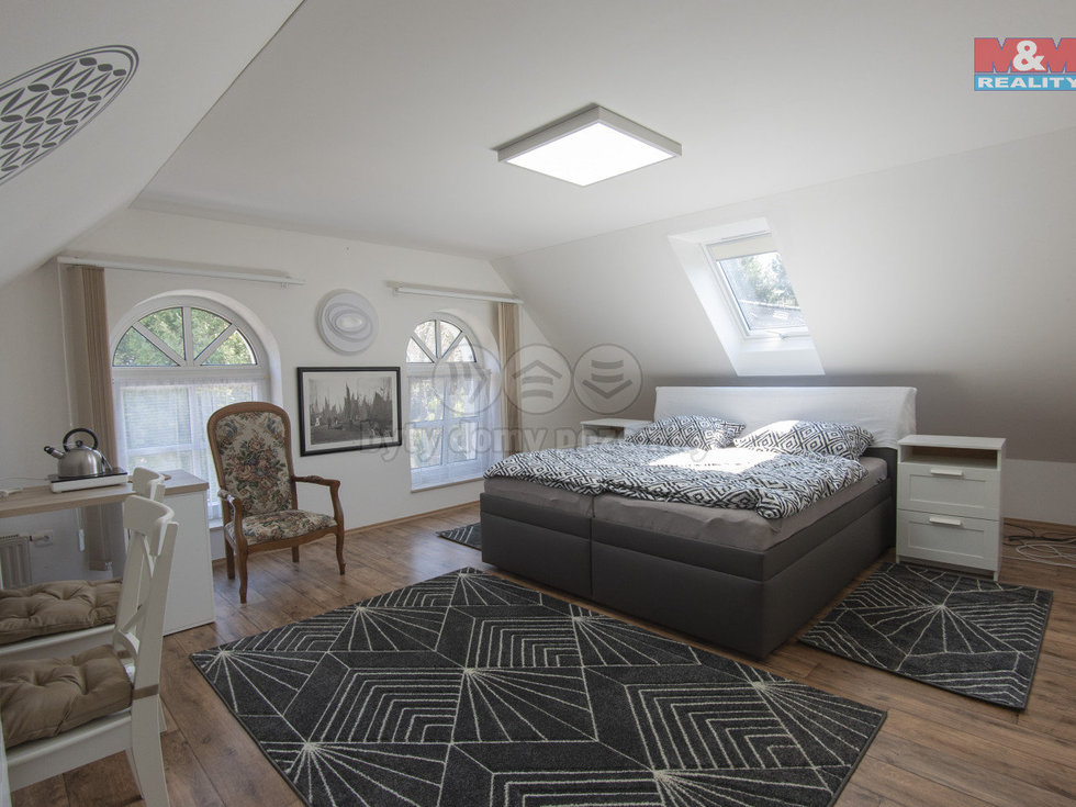 Pronájem bytu 1+kk, garsoniery 30 m², Hradec Králové