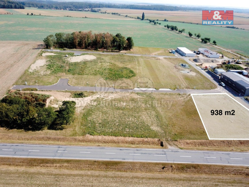 Pronájem komerčního pozemku 938 m², Valeč