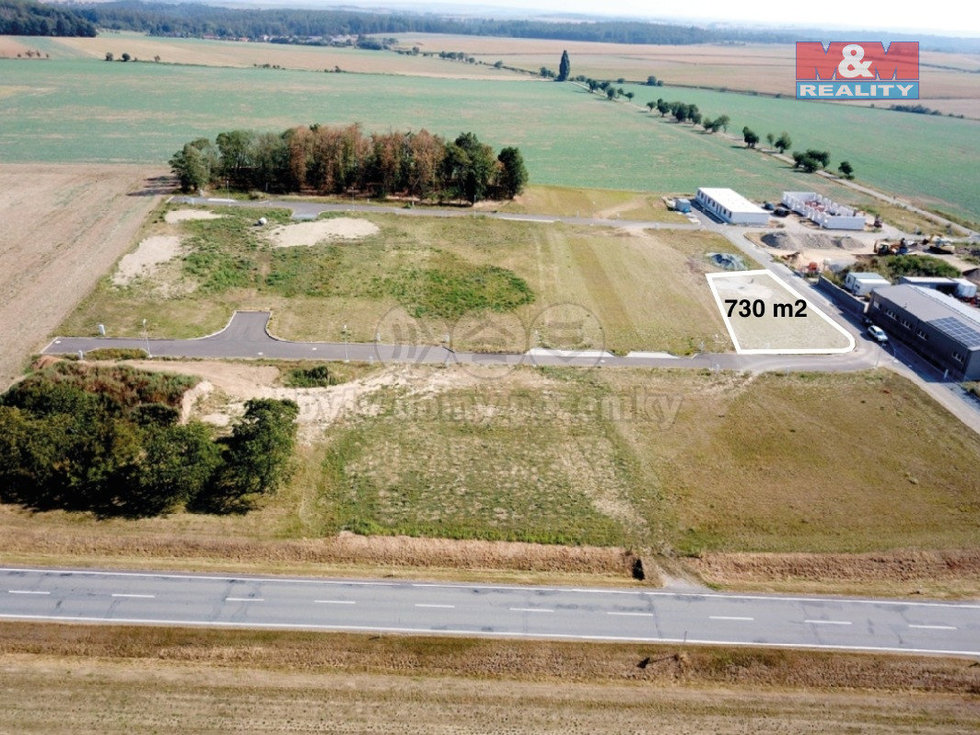 Pronájem komerčního pozemku 730 m², Valeč