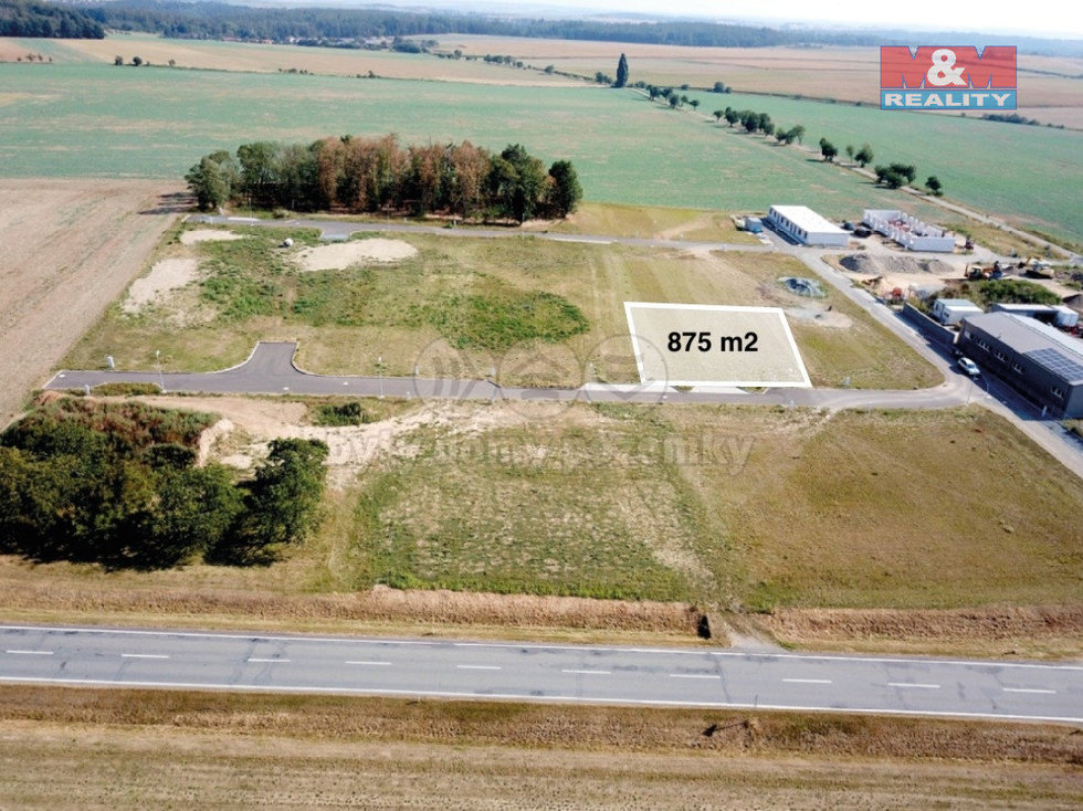 Prodej komerčního pozemku 875 m², Valeč