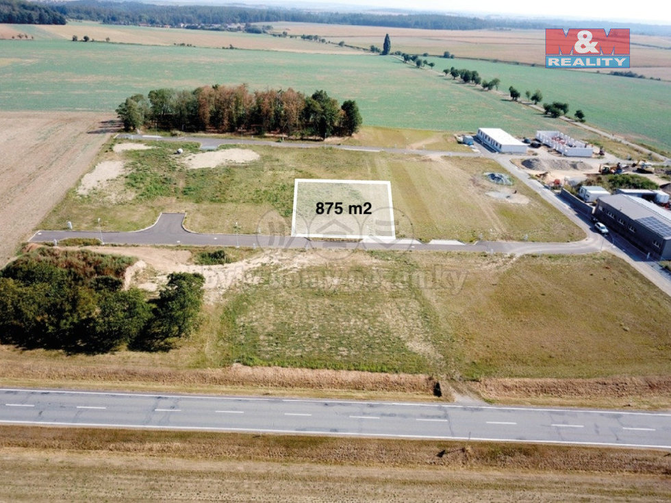 Prodej komerčního pozemku 875 m², Valeč