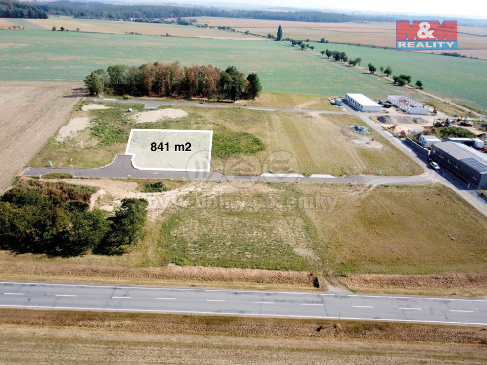 Prodej komerčního pozemku 841 m², Valeč
